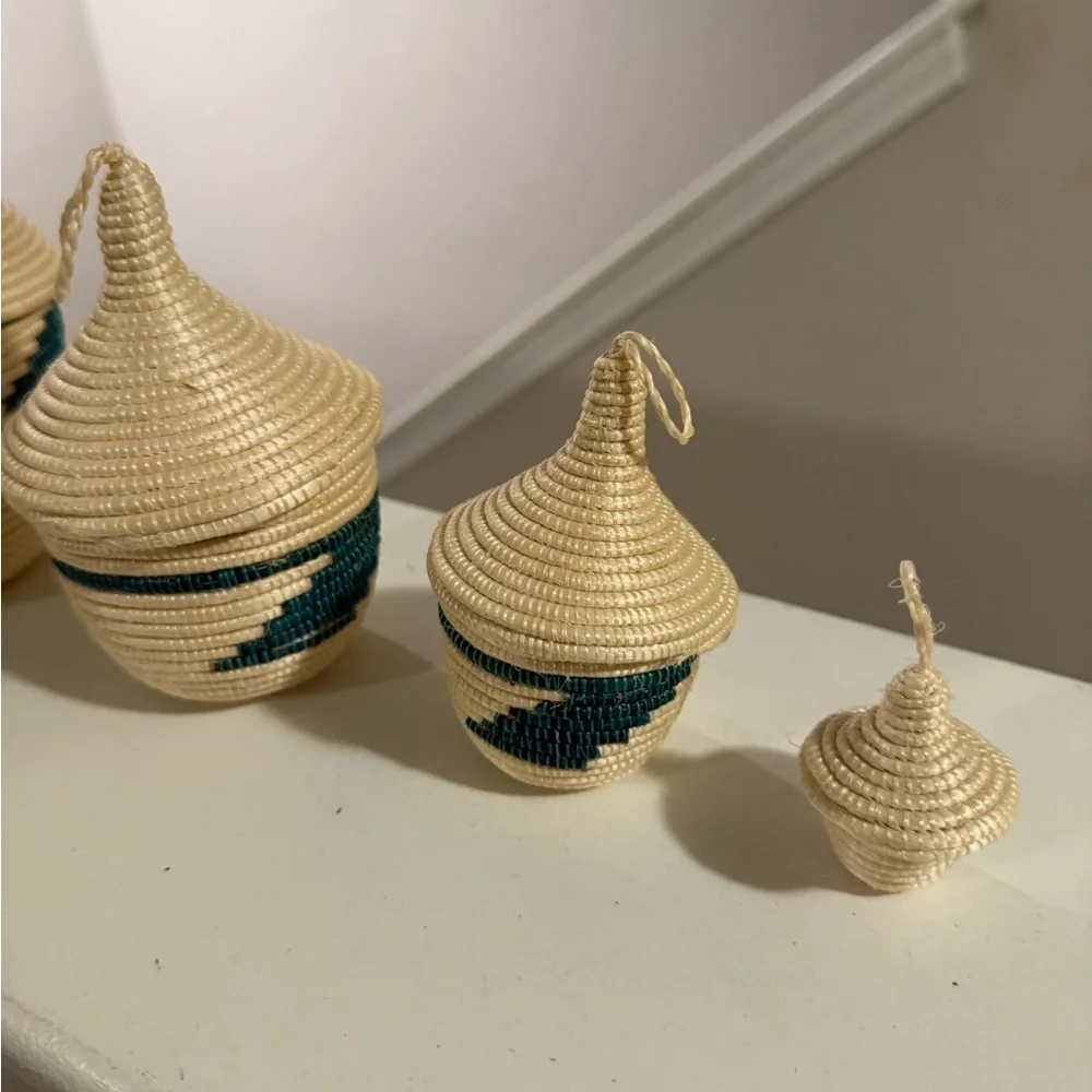 Rare Rwandan Handmade Nesting Baskets with Lids 2.5”-9.5” set of 5